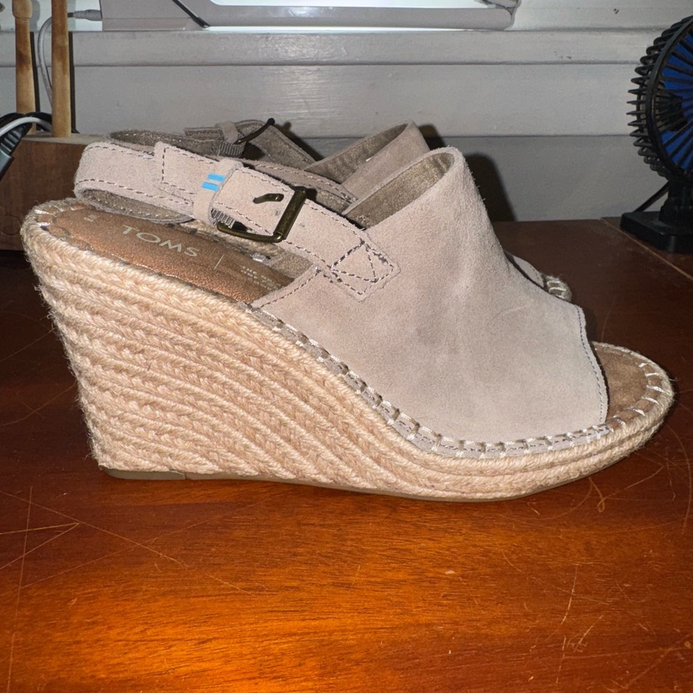 TOMS Women's Tan Monica Wedge Sandals